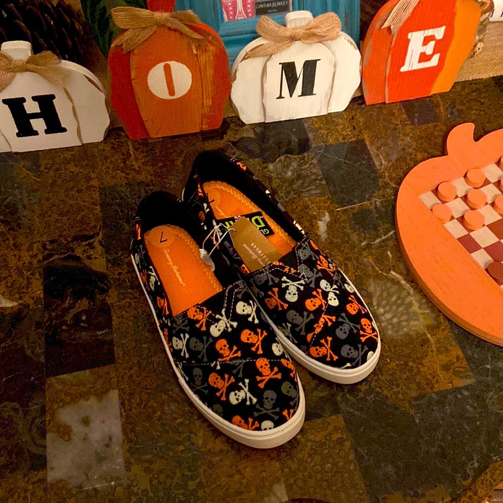 Ladies footwear